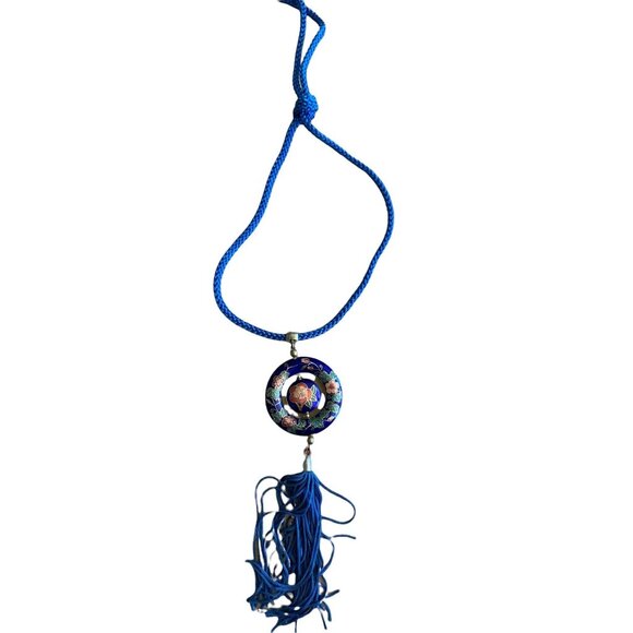 ✌️ 2/$40 ✌️ Vintage Cloisonne Cobalt Blue with Floral Pattern Round Pendant - Picture 2 of 4